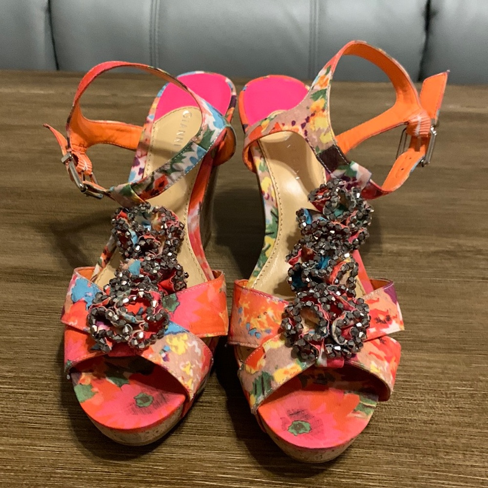 GIANNI BINI GLORAL WEDGE SANDALS SIZE 9M